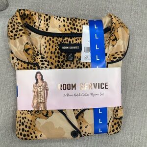 Brand New Womens Room Service Leopard Print Pajama Set Large